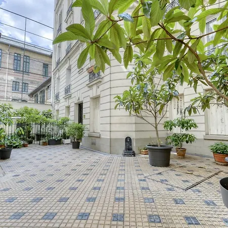 Lovely & Quiet 1 Bdr Flat At The Luxury 16th Apartment